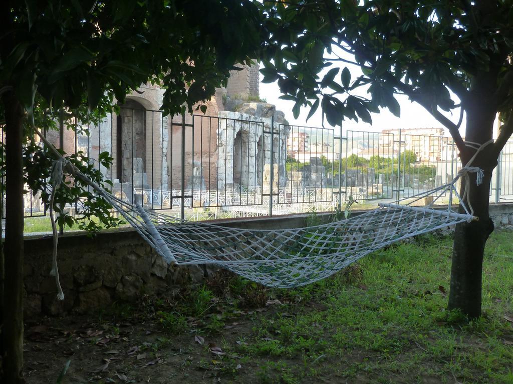 Casa Vacanze Antica Capua سانتا ماريا كابوا فيتيري الغرفة الصورة